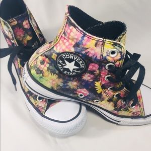 Women Converse Floral Sneakers Size 6